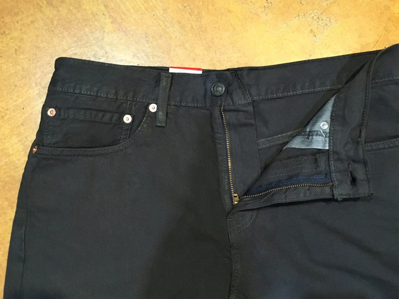 365550172 Levi's Premium 511 Slim Fit Cut-Off Shorts Jung Black