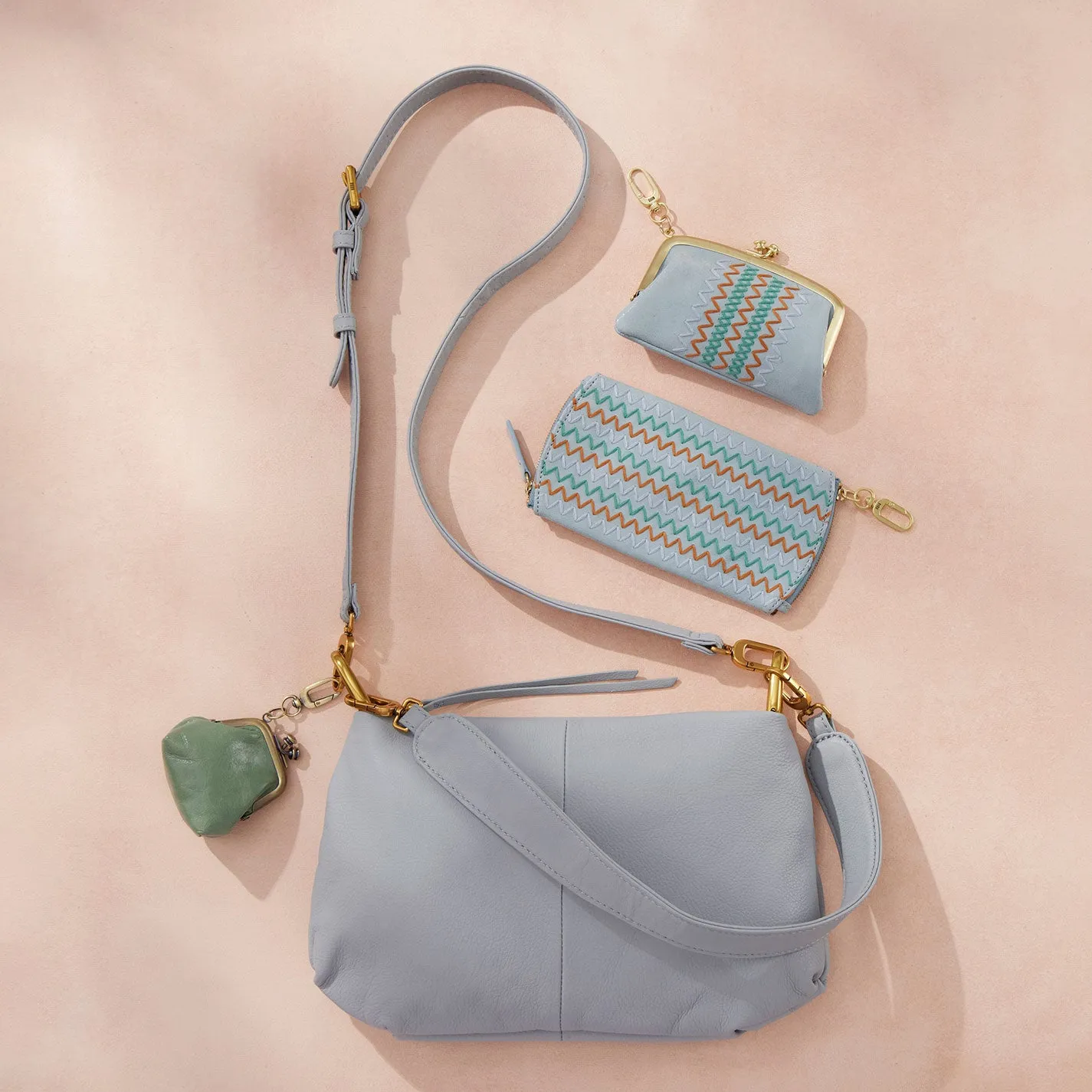 Cheer Frame Pouch In Pebbled Leather - Blue Pearl