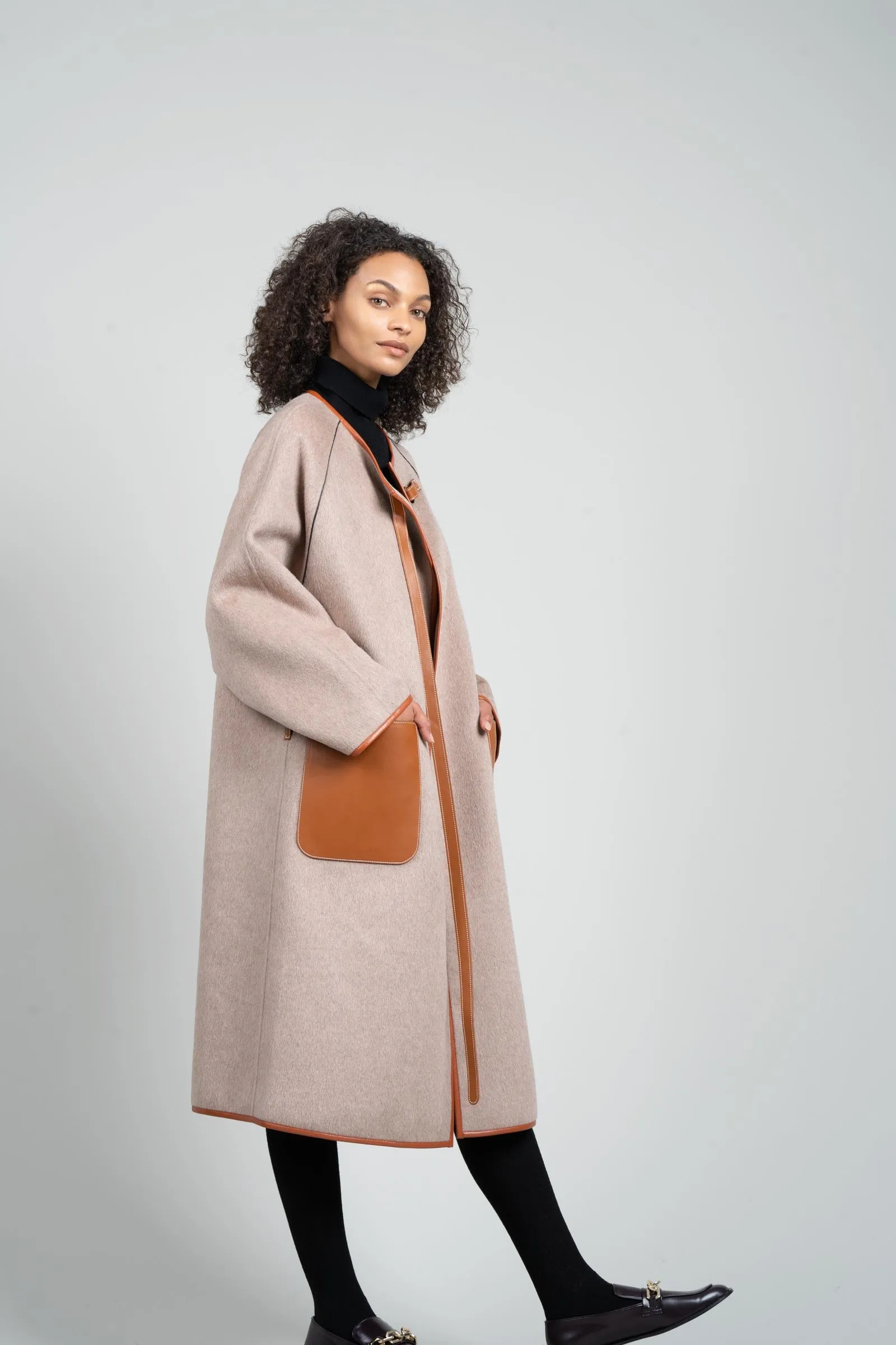 JL066A Vegan Leather-trimmed Coat in Cashmere