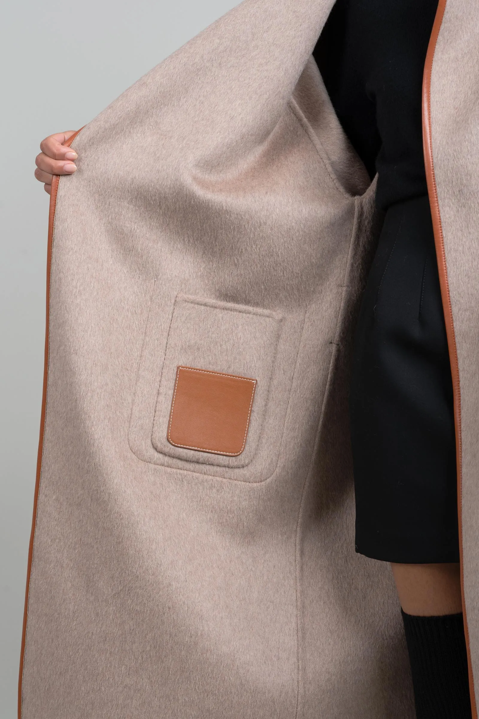 JL066A Vegan Leather-trimmed Coat in Cashmere