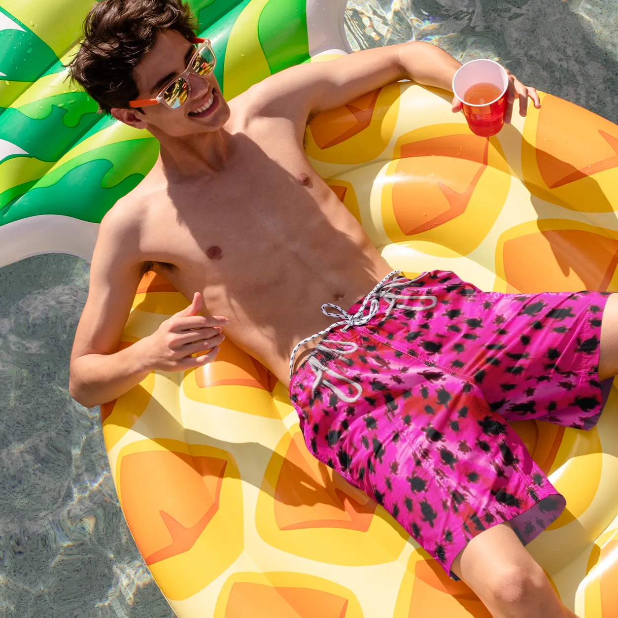 Men Shorts: Turtle Print Pink
