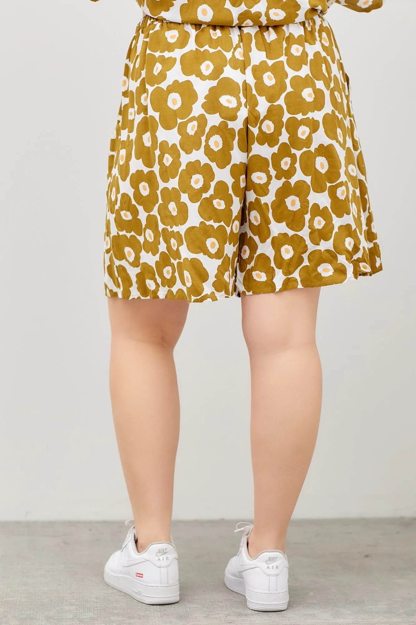 PLUS FLOWER FLORAL SHORTS (part of a set)
