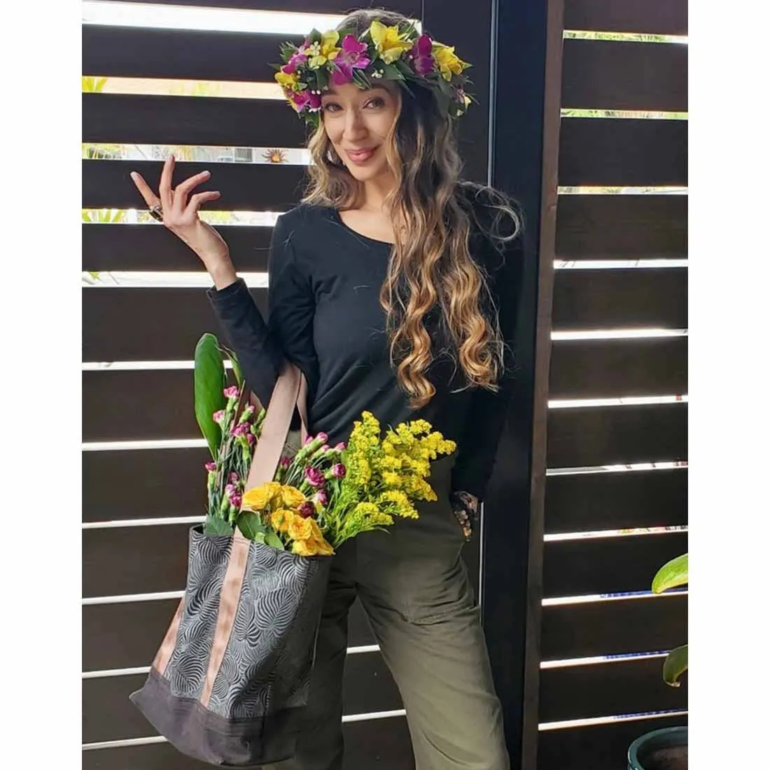 Sustainable Canvas Tote - Black Monstera